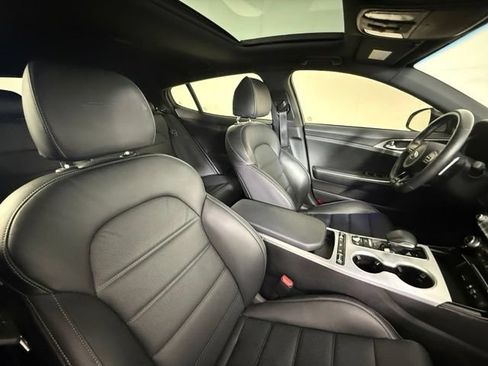 Used 2018 Kia Stinger GT2 AWD/4WD image 30