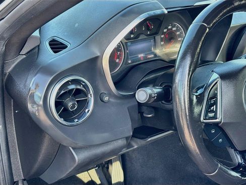 Used 2023 Chevrolet Camaro LT RWD image 10