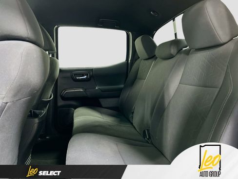 Used 2018 Toyota Tacoma TRD Off-Road image 24