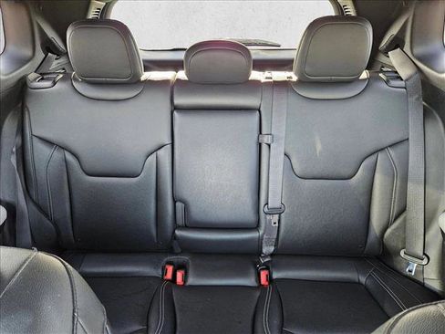 Used 2025 Jeep Compass Limited image 16