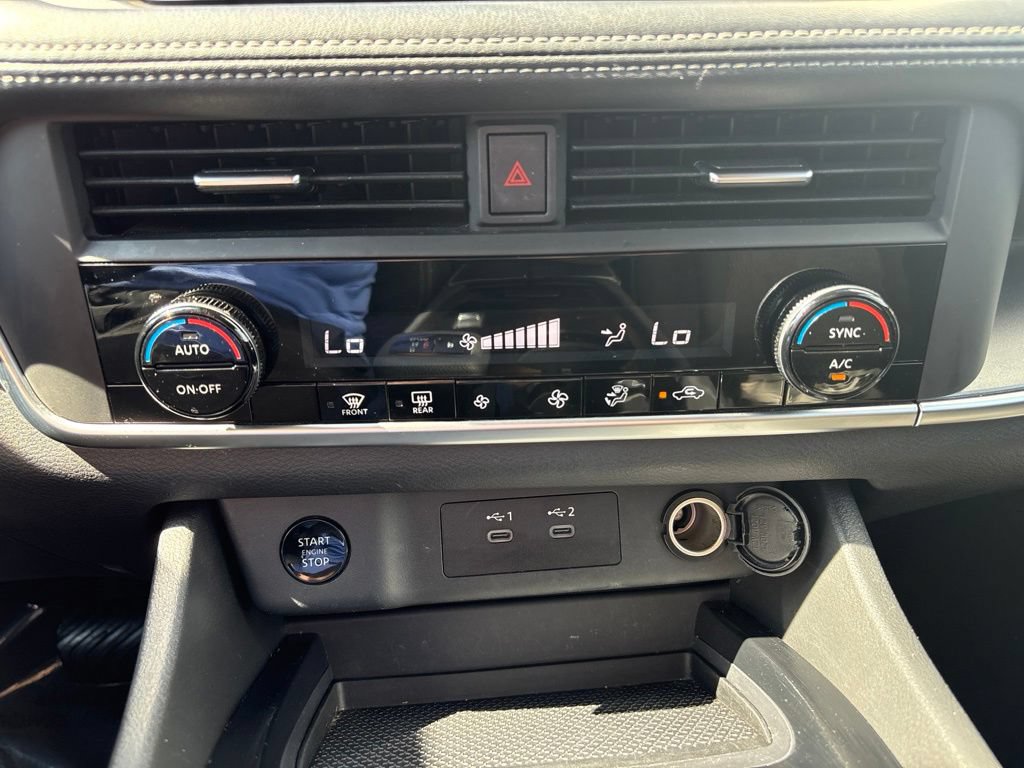 Used 2024 Nissan Rogue SV FWD image 22