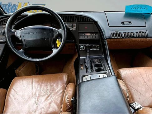 Used 1990 Chevrolet Corvette Coupe RWD image 7