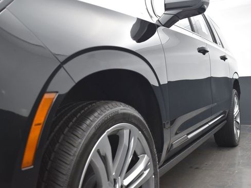 Certified 2026 Cadillac Escalade ESV Sport w/ Touring Package image 38