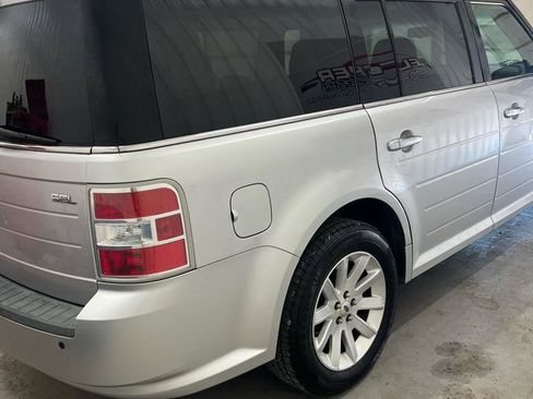 Used 2011 Ford Flex SEL FWD image 7