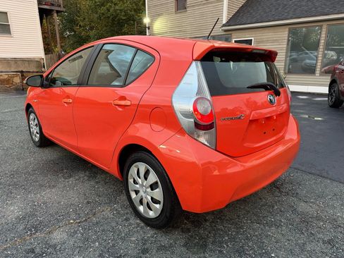 Used 2013 Toyota Prius C Two image 5