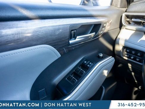Used 2020 Toyota Highlander Platinum image 16