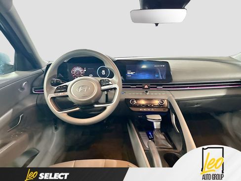 Used 2024 Hyundai Elantra SEL FWD image 21