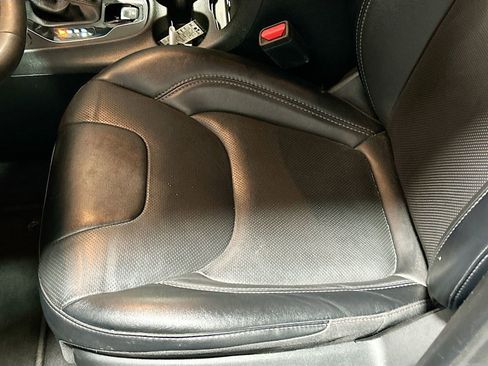 Used 2023 Jeep Cherokee Altitude Lux image 19