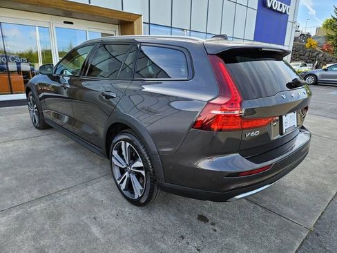 Used 2025 Volvo V60 B5 Cross Country Plus AWD/4WD image 7