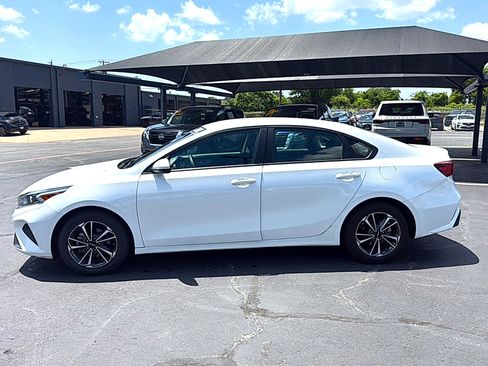 Used 2024 Kia Forte LXS FWD image 4