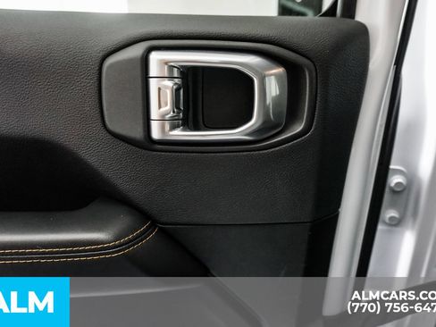 Used 2025 Jeep Wrangler Unlimited Sahara AWD/4WD image 50