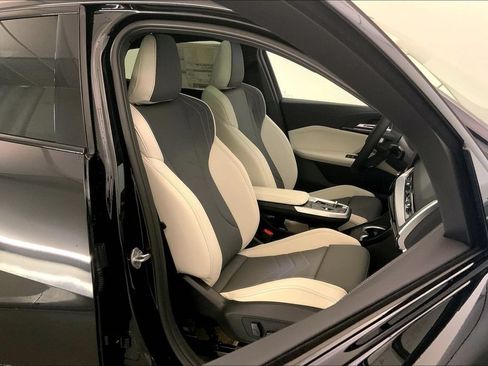 New 2026 BMW X2 xDrive28i w/ Technology Package AWD/4WD image 7