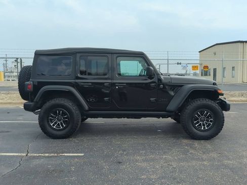 Used 2025 Jeep Wrangler Unlimited Sport AWD/4WD image 2