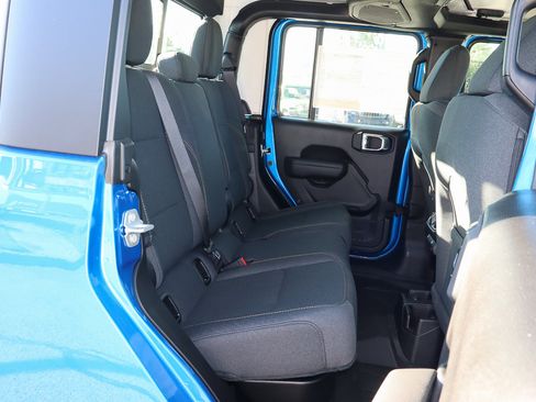 New 2025 Jeep Gladiator Sport image 24