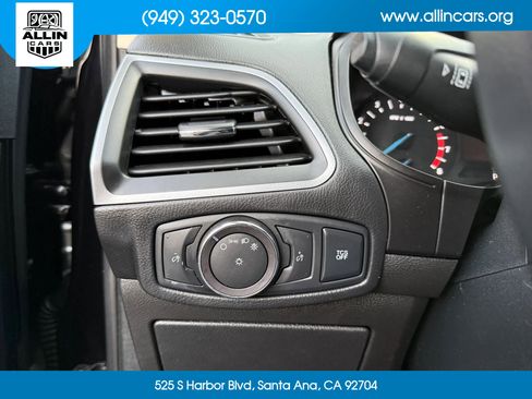 Used 2019 Ford Edge SE FWD image 13