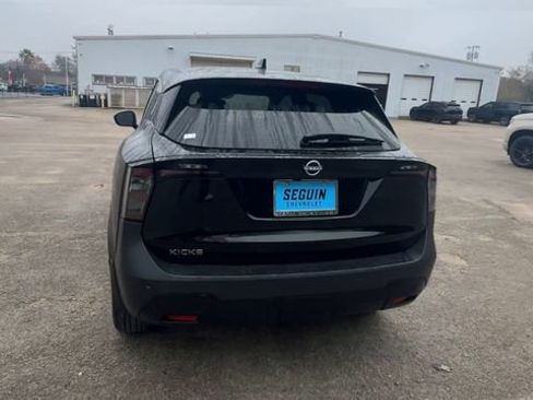 Used 2025 Nissan Kicks SV image 7