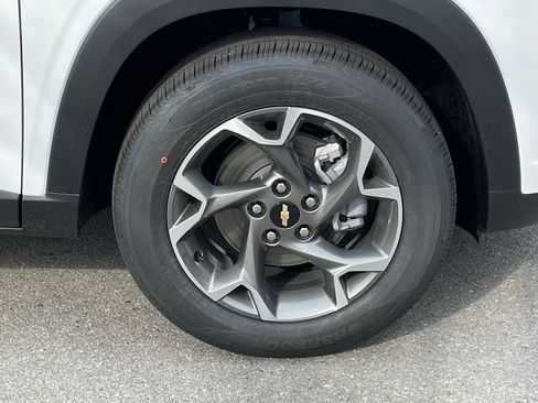 New 2026 Chevrolet Trax LT w/ Driver Confidence Package image 32