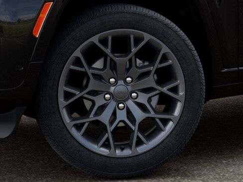 New 2026 Jeep Grand Cherokee Summit AWD/4WD image 4