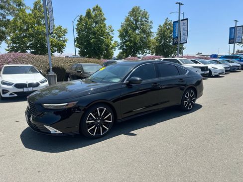 Used 2025 Honda Accord Touring image 5