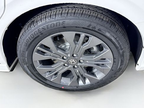 New 2026 Honda Odyssey Touring image 41