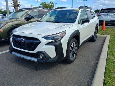 Used 2025 Subaru Outback Limited image 1