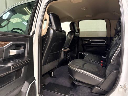 Used 2020 RAM 3500 Laramie image 33