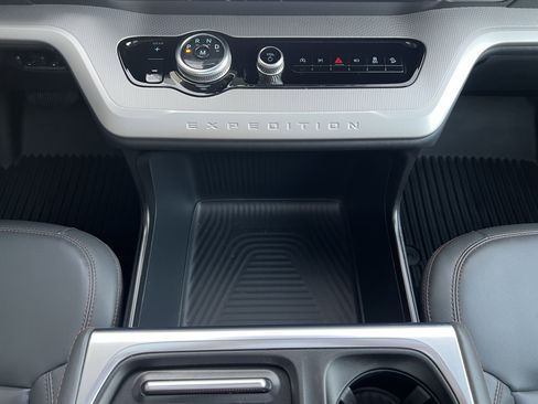 Used 2025 Ford Expedition Max Active image 37