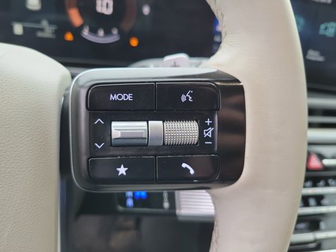 Used 2025 Hyundai Santa Fe SE image 14