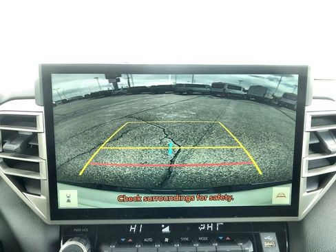 Used 2025 Toyota Tundra Limited AWD/4WD image 17
