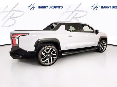 Used 2025 Chevrolet Silverado EV RST image 34