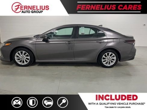 Used 2023 Toyota Camry LE image 4