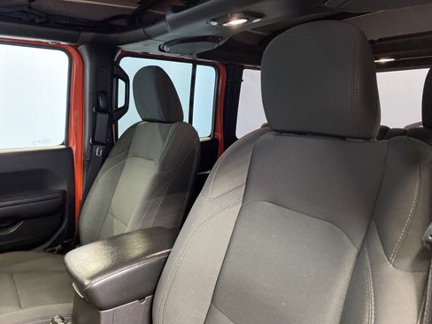 Certified 2018 Jeep Wrangler Unlimited Sport S image 8