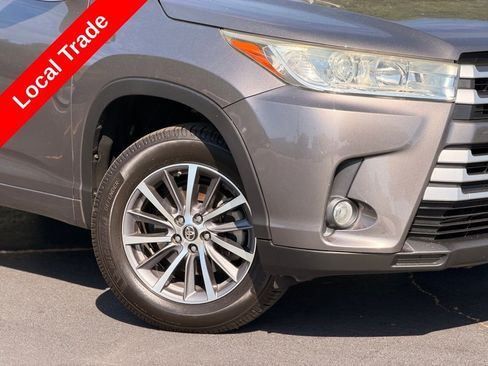 Used 2017 Toyota Highlander XLE FWD image 5