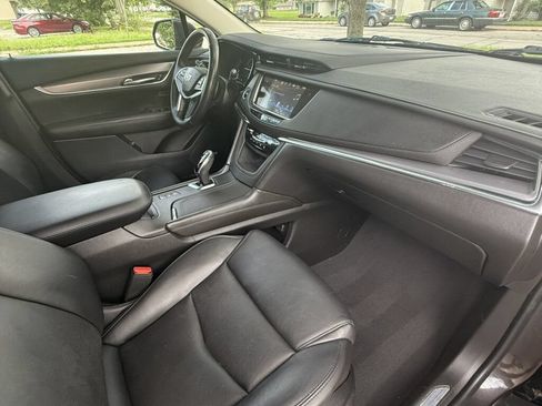 Used 2018 Cadillac XT5 Luxury w/ Driver Awareness Package AWD/4WD image 43