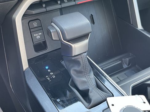 Used 2023 Toyota Tundra SR5 w/ SR5 Convenience Package AWD/4WD image 26