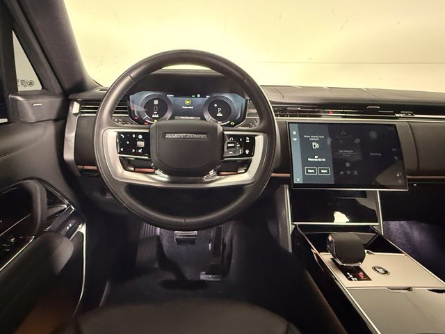 Used 2025 Land Rover Range Rover SE AWD/4WD image 16
