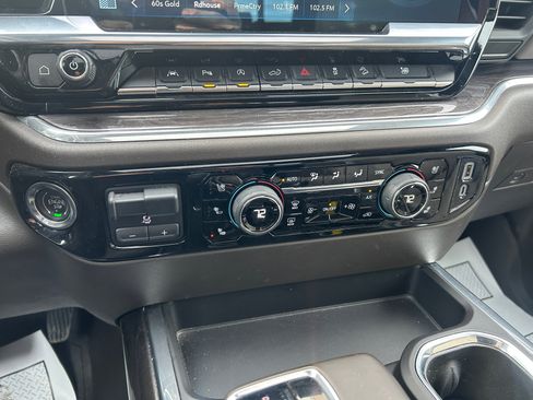 Used 2023 Chevrolet Silverado 1500 LTZ w/ LTZ Premium Package image 23