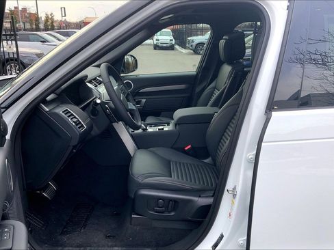 New 2026 Land Rover Discovery Limited Edition image 9