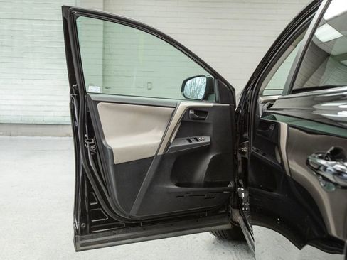 Used 2015 Toyota RAV4 LE image 22