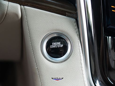 Used 2020 Cadillac Escalade Luxury w/ Escalade Sport Edition AWD/4WD image 32