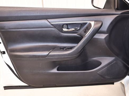 Used 2015 Nissan Altima 2.5 S w/ Power Driver Seat Package FWD image 10