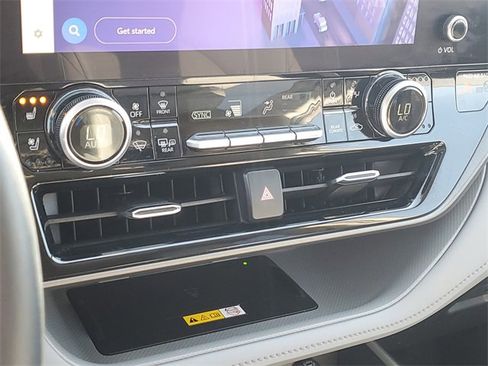 Used 2023 Toyota Highlander Limited image 30