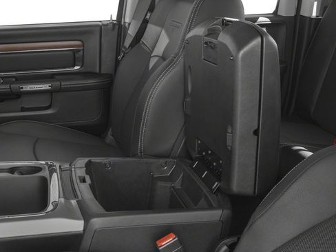 Used 2016 RAM 1500 Laramie w/ Convenience Group AWD/4WD image 18