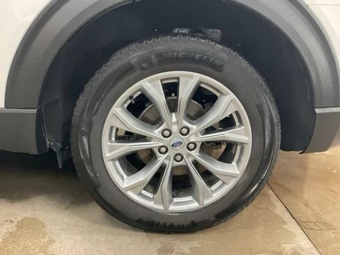 Used 2024 Ford Explorer Limited w/ Limited Technology Package AWD/4WD image 19