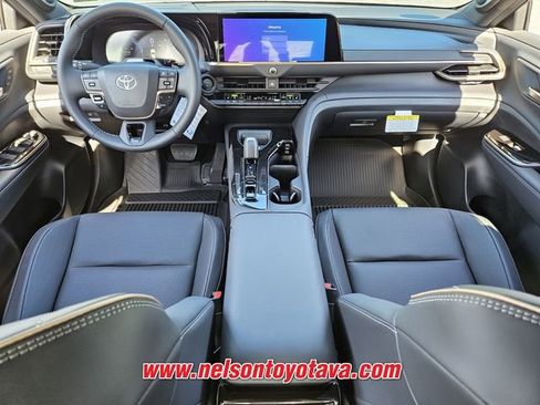 New 2026 Toyota Crown Platinum image 8