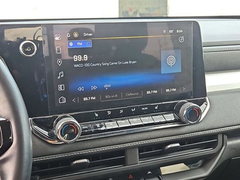 Used 2023 Chevrolet Colorado LT w/ LT Convenience Package II image 10