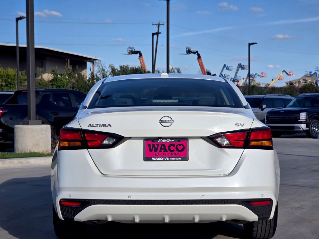 Used 2024 Nissan Altima 2.5 SV FWD image 10