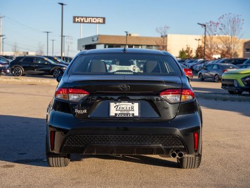 Used 2022 Toyota Corolla SE image 6