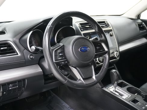 Used 2018 Subaru Outback 2.5i Premium image 9