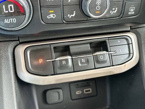 Used 2023 GMC Acadia Denali image 20